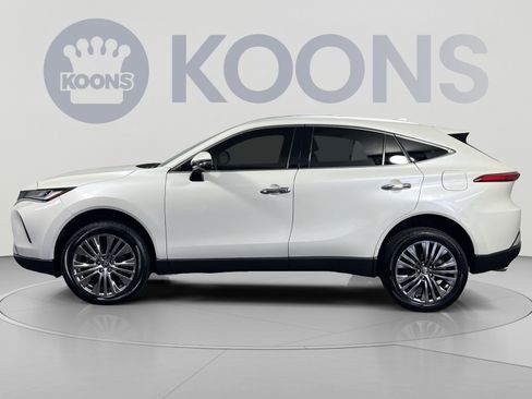 Used 2022 Toyota Venza XLE AWD/4WD image 2