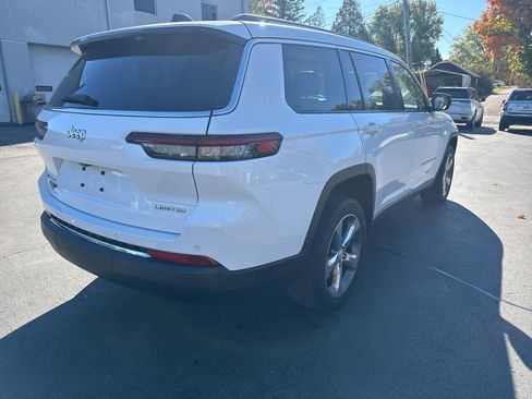 Used 2022 Jeep Grand Cherokee L Limited image 3