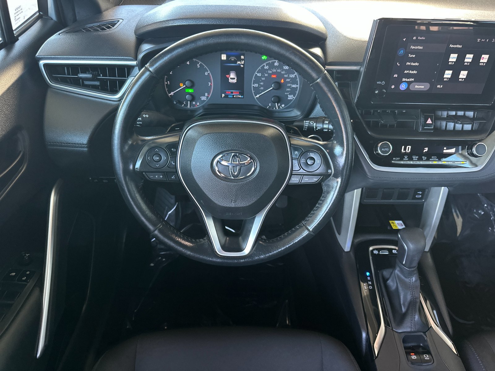 Used 2023 Toyota Corolla Cross AWD Hybrid image 13