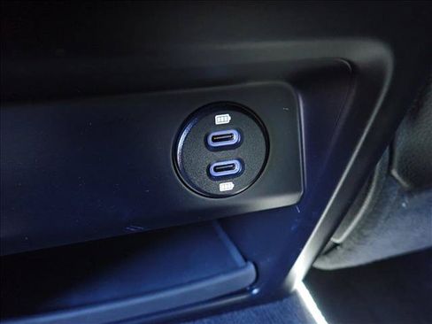 Used 2022 Porsche Cayenne Coupe AWD/4WD image 11