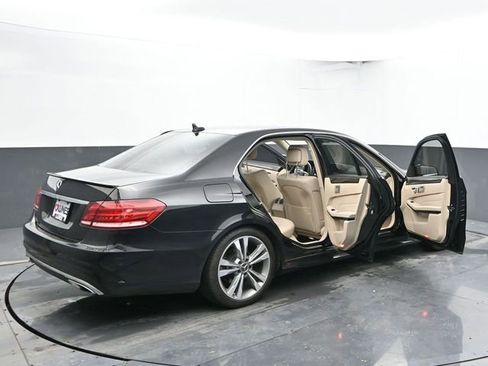 Used 2016 Mercedes-Benz E 350 4MATIC Sedan image 53