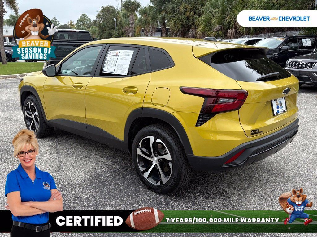 Used 2024 Chevrolet Trax RS w/ Driver Confidence Package FWD image 5