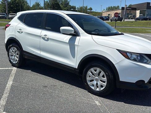 Used 2019 Nissan Rogue Sport S AWD/4WD image 2