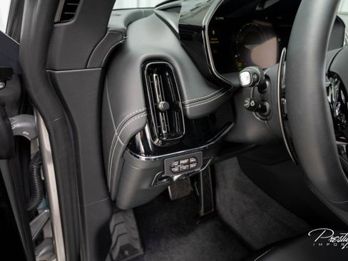 Used 2025 Aston Martin DBX 707 image 28