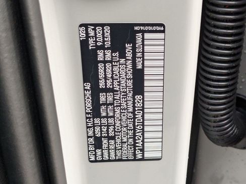 Certified 2026 Porsche Cayenne AWD/4WD image 29