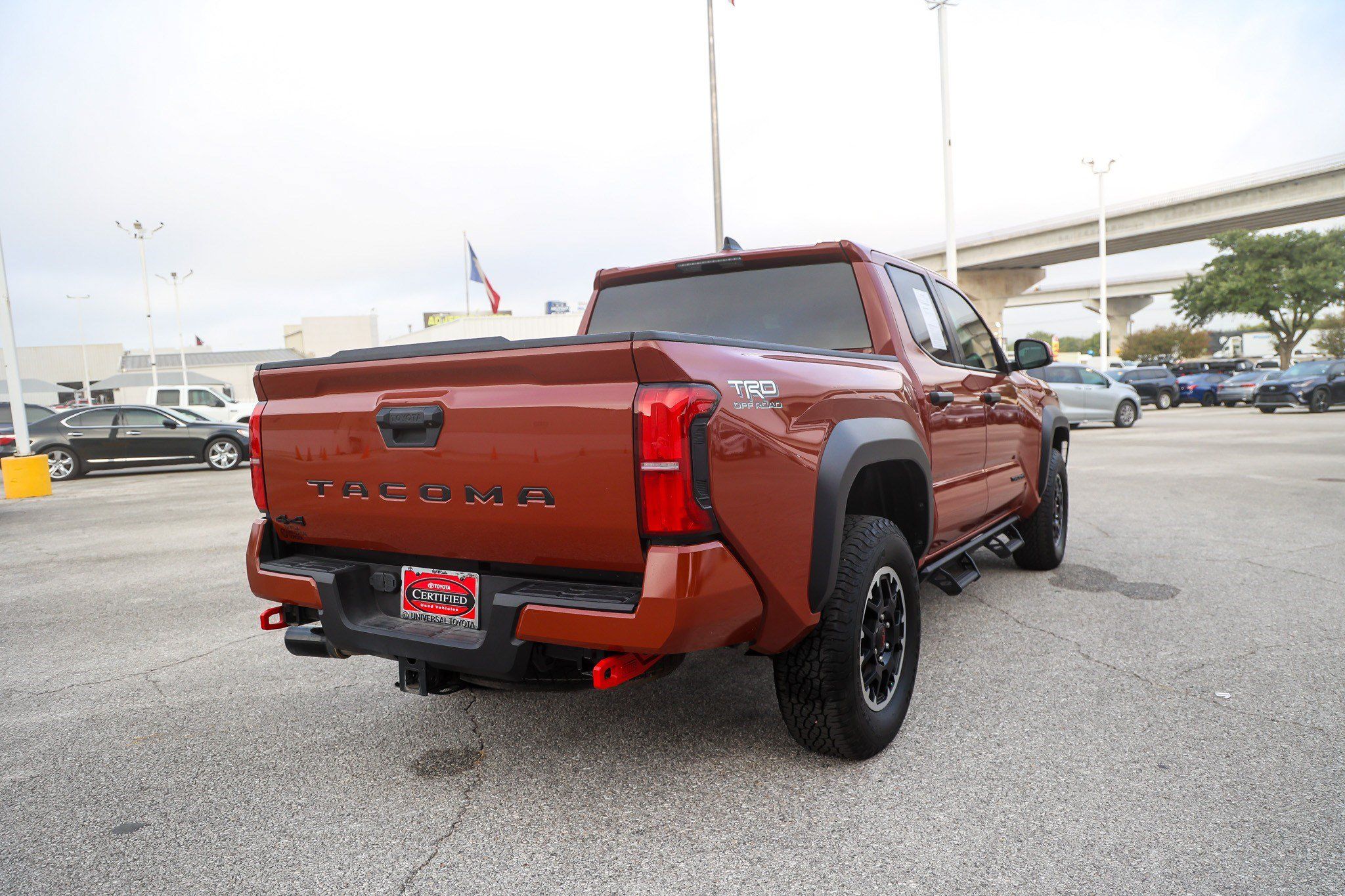 Certified 2025 Toyota Tacoma TRD Off-Road AWD/4WD image 7