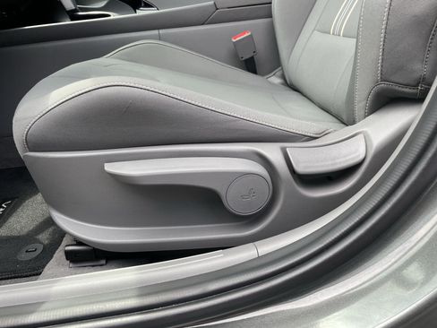 Used 2025 Hyundai Elantra SEL w/ Cargo Package FWD image 21