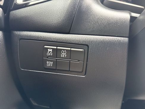 Used 2015 MAZDA MAZDA3 i Touring image 17