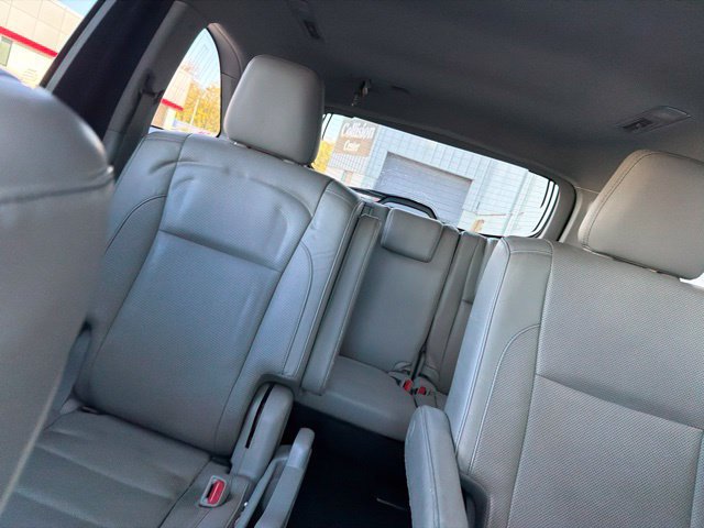 Used 2017 Toyota Highlander Limited AWD/4WD image 11