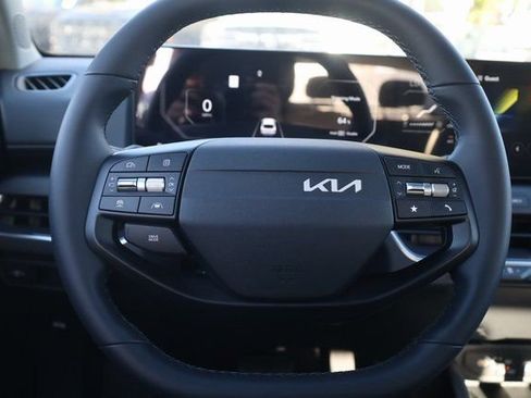 New 2025 Kia K4 EX image 14