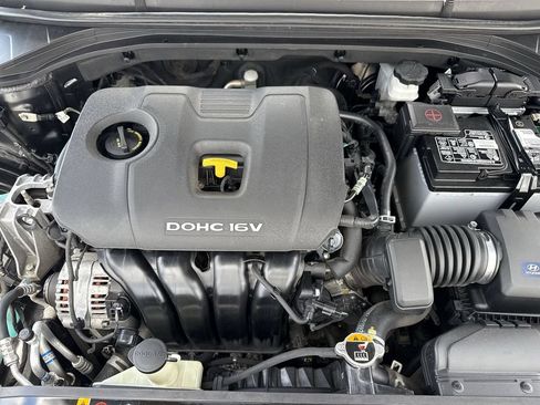 Used 2017 Hyundai Elantra Limited w/ Limited Tech Package 04 FWD image 18