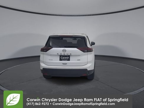 Used 2025 Nissan Rogue SV AWD/4WD image 13