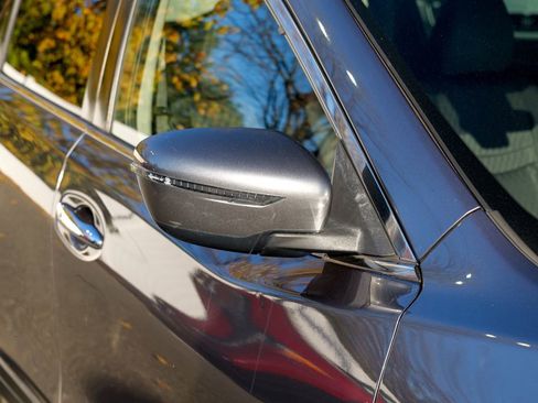 Used 2020 Nissan Rogue SV image 10