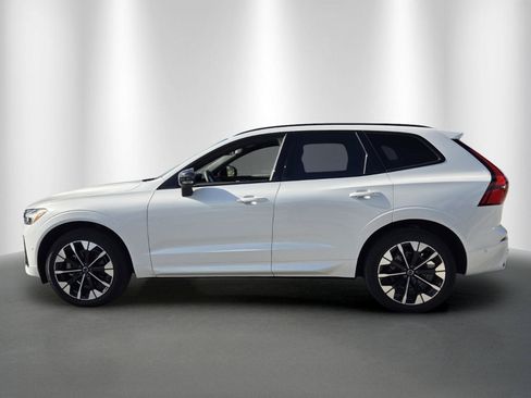 Used 2026 Volvo XC60 B5 Plus w/ Protection Package Premier AWD/4WD image 4