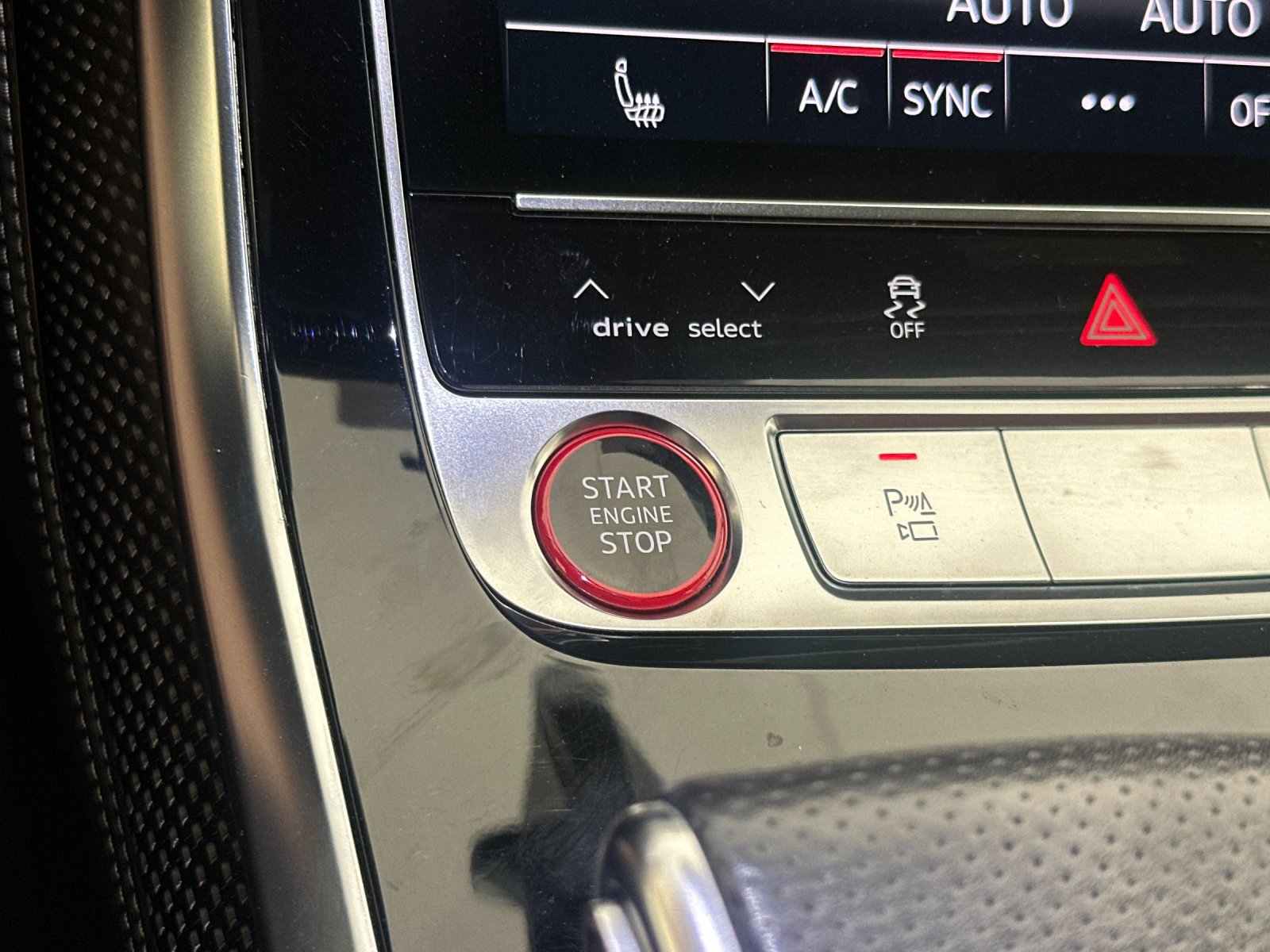 Used 2023 Audi SQ7 Premium Plus w/ Black Optic Package AWD/4WD image 22