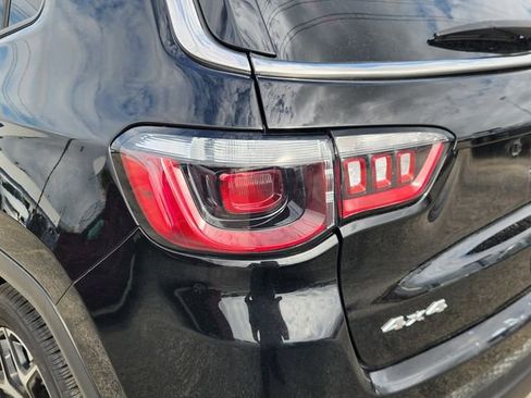 Used 2025 Jeep Compass Limited image 7