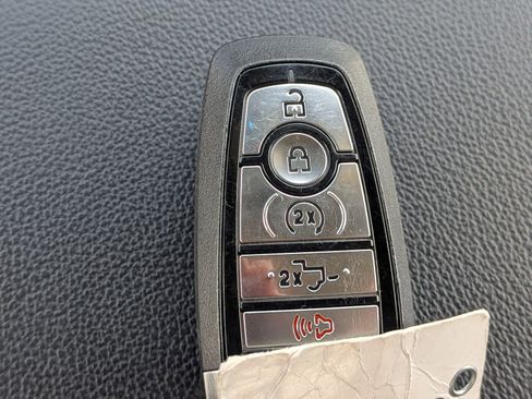 Certified 2026 Ford F250 Lariat w/ Black Appearance Package image 33