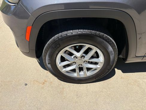 Used 2025 Jeep Grand Cherokee Laredo X AWD/4WD image 52
