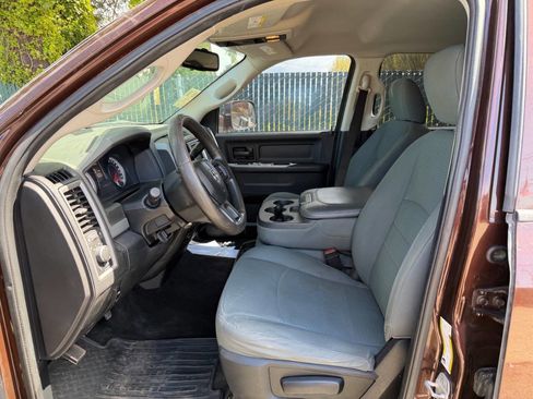 Used 2014 RAM 2500 Tradesman w/ Chrome Appearance Group image 6