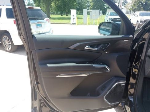 Certified 2024 Chevrolet Traverse RS image 9