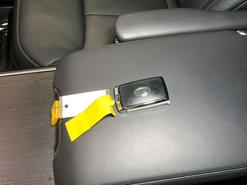 Used 2023 Land Rover Range Rover SE image 21