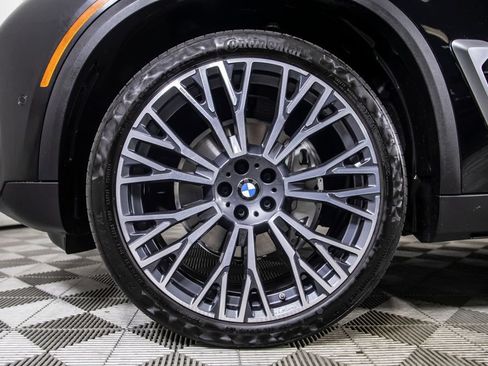 Used 2025 BMW X5 xDrive40i w/ Parking Assistance Package AWD/4WD image 38