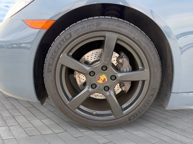 Used 2017 Porsche 718 Cayman RWD image 9