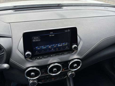 Used 2025 Nissan Sentra SV FWD image 17
