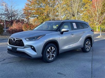 Used 2024 Toyota Highlander XLE