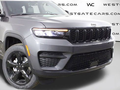 New 2025 Jeep Grand Cherokee Altitude image 47