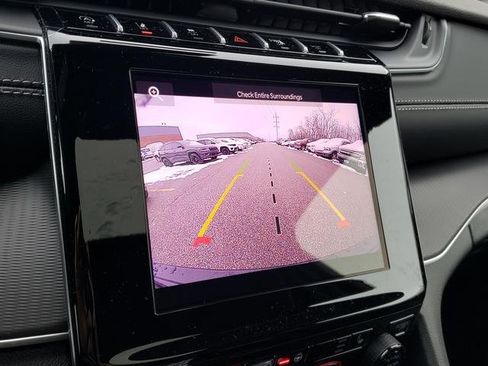 New 2025 Jeep Grand Cherokee Laredo X w/ Luxury Tech Group I image 11