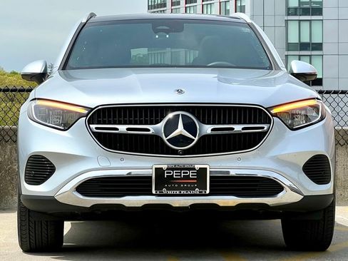 Used 2024 Mercedes-Benz GLC 300 4MATIC image 3