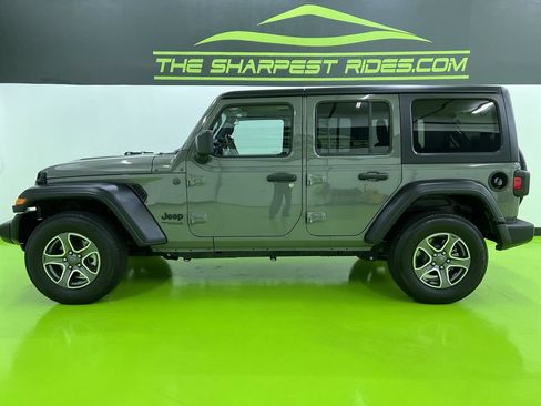Used 2022 Jeep Wrangler Unlimited Sport AWD/4WD image 6