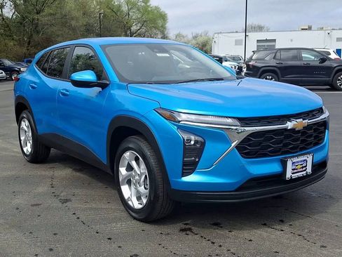 New 2026 Chevrolet Trax LS w/ LS Convenience Package FWD image 5