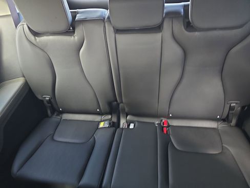 New 2026 Kia Carnival FWD image 17