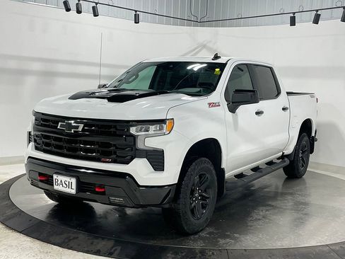 Used 2024 Chevrolet Silverado 1500 LT Trail Boss image 9