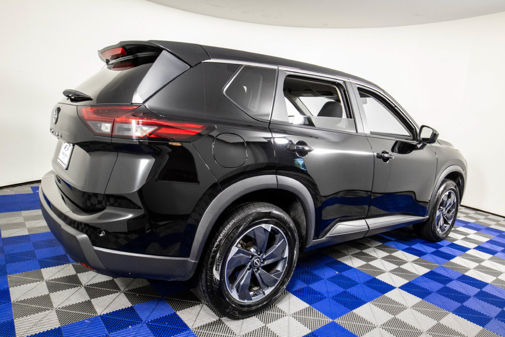 Used 2025 Nissan Rogue SV FWD image 6