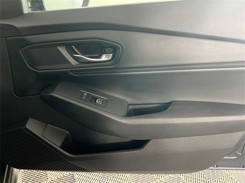 Used 2023 Honda Accord EX image 29