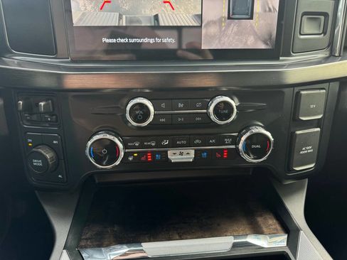 Used 2024 Ford F250 Lariat image 26