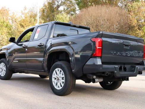 New 2025 Toyota Tacoma SR5 image 15