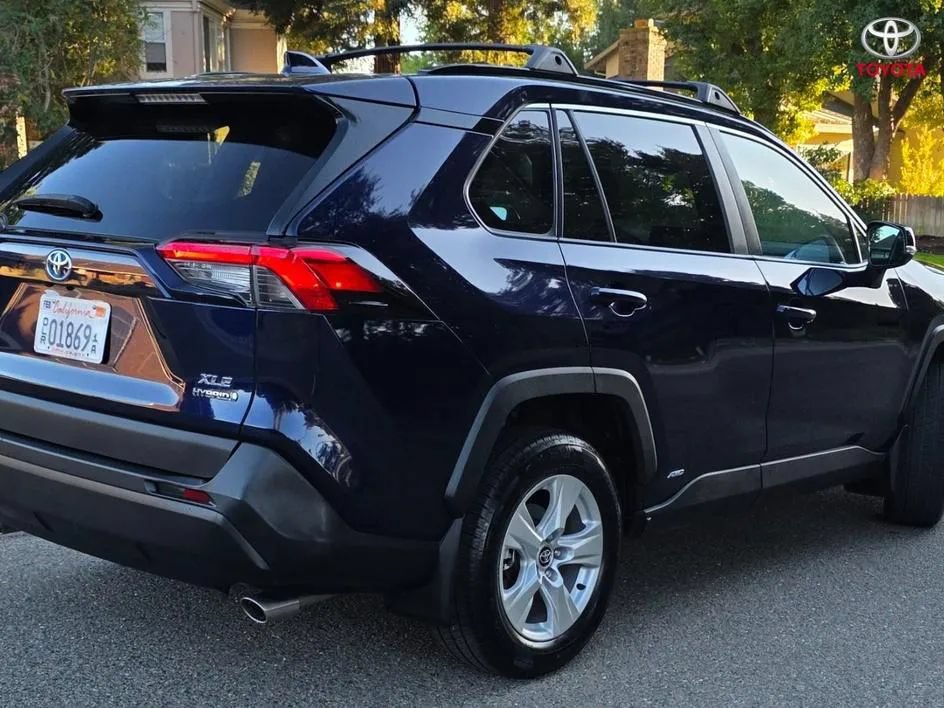 Used 2020 Toyota RAV4 XLE w/ Convenience Package AWD/4WD image 6