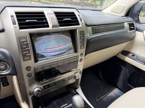 Used 2021 Lexus GX 460 Premium w/ Premium Package AWD/4WD image 18
