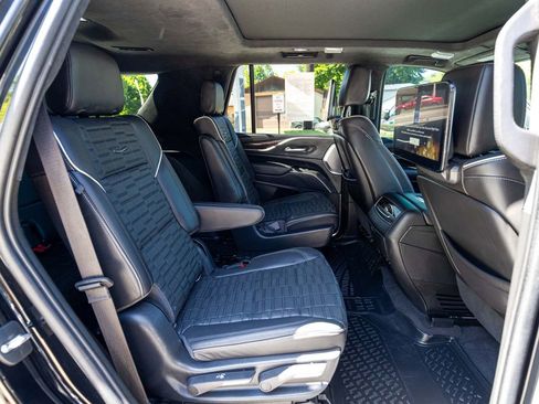 Used 2022 Cadillac Escalade Sport Platinum w/ LPO, ONYX Package AWD/4WD image 28