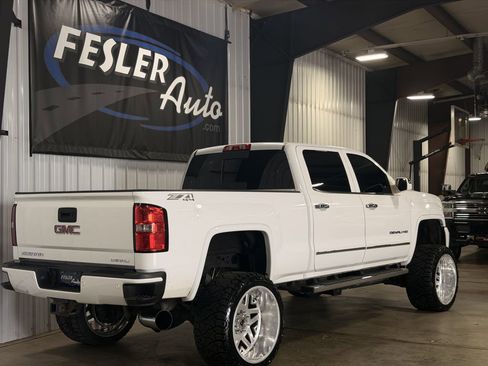 Used 2015 GMC Sierra 2500 Denali AWD/4WD image 26
