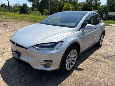 Used 2016 Tesla Model X 75D AWD/4WD image 38
