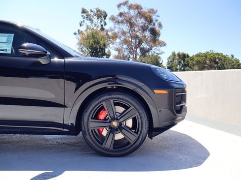New 2026 Porsche Cayenne GTS AWD/4WD image 11