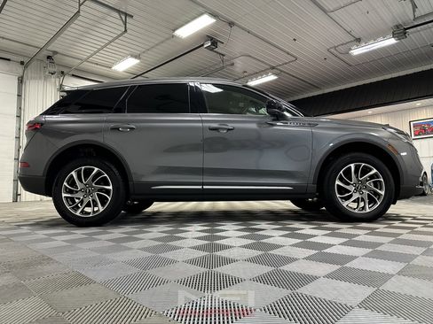 Used 2022 Lincoln Corsair AWD w/ Equipment Group 101A image 17