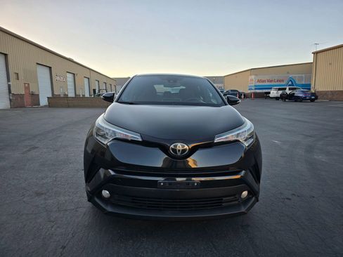 Used 2018 Toyota C-HR XLE image 2