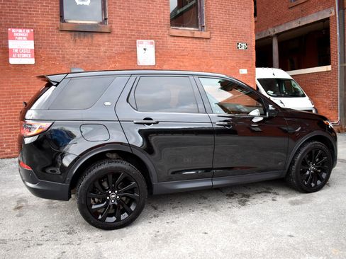 Used 2021 Land Rover Discovery Sport SE image 2