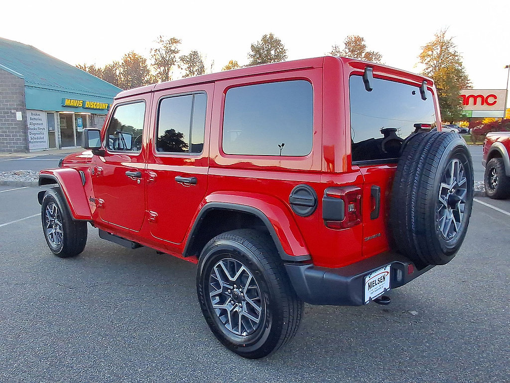 Used 2026 Jeep Wrangler Unlimited Sahara AWD/4WD image 28